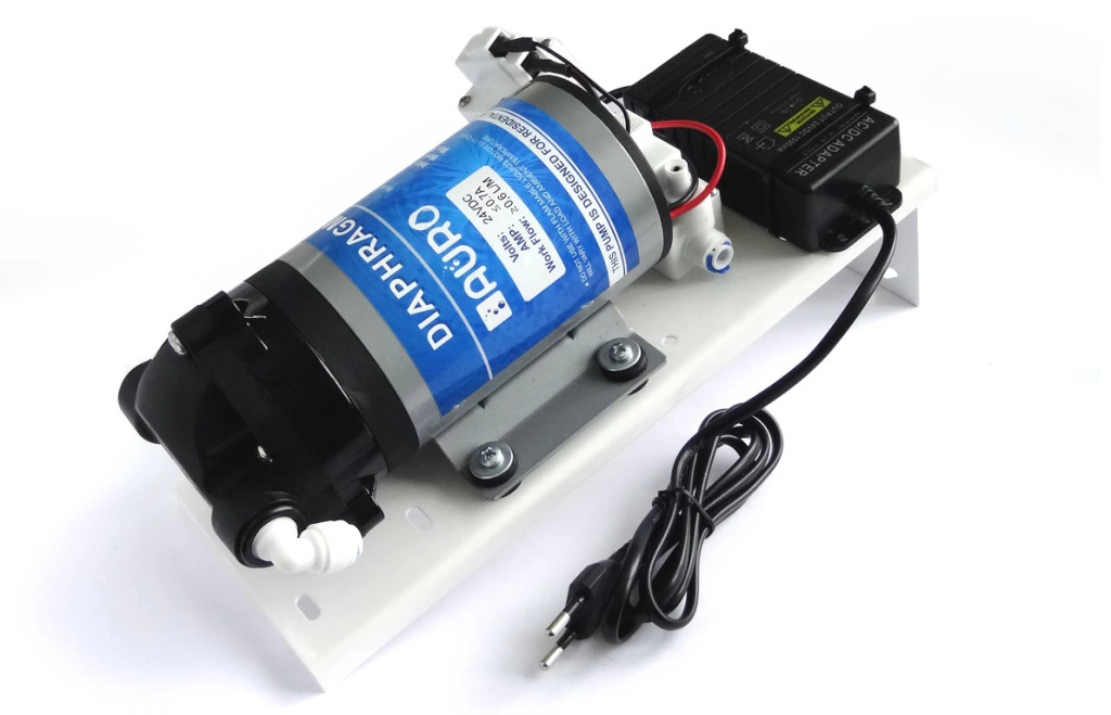 помпа на кронштейне.jpg