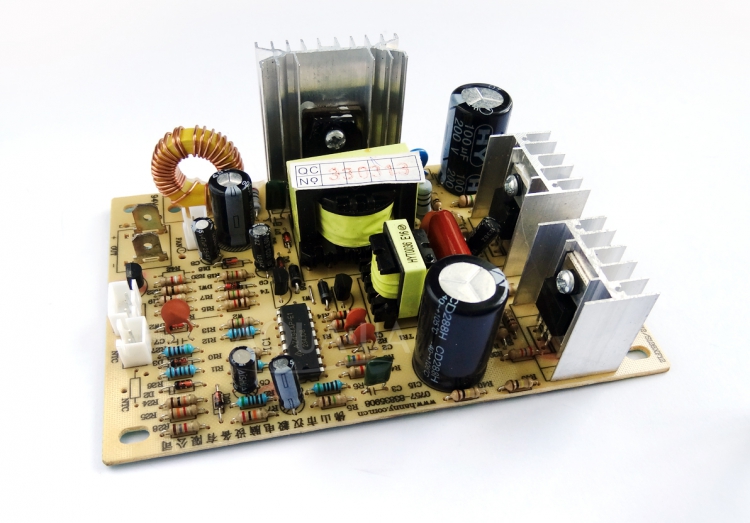 Плата живлення і керування електронним охолодженням